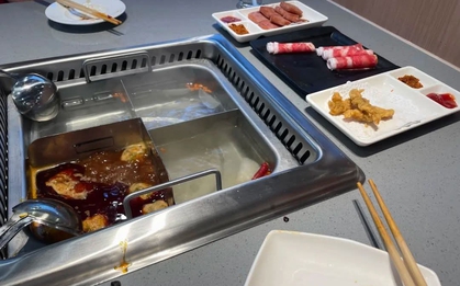 Từ chuyện cô con gái đưa mẹ đi ăn bằng tiền lương đầu tiên: Cha mẹ thiên vị, thứ họ làm tổn thương là sợi dây liên kết gia đình