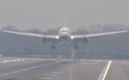 Vì sao máy bay vẫn cất cánh được trong sương mù dày đặc?