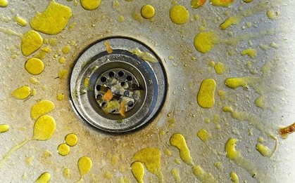 5 thứ không được đổ xuống cống dù "tiện tay" đến mấy