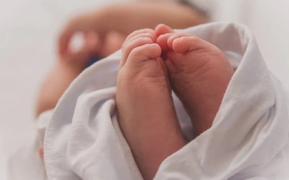 Trẻ sơ sinh tử vong do một hành động sai lầm của bố mẹ