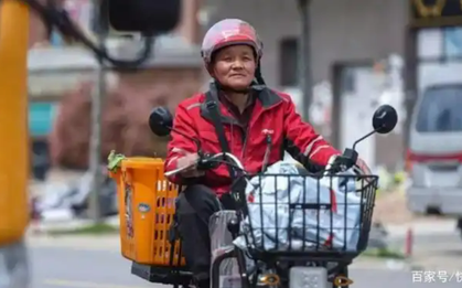 Phát hiện người đàn ông 45 tuổi làm shipper nhưng sở hữu hơn 10 căn nhà, 4 xe ô tô: “Dù lương thấp và vất vả, tôi chưa từng thấy chán nghề”