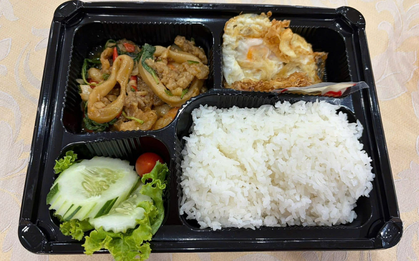 Suất ăn cho VĐV ở SEA Games gây sốc: Giá 200.000 đồng chỉ có cơm hộp