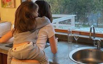 Những đứa trẻ đi qua tuổi khủng hoảng dễ dàng thường sẽ có bà mẹ như thế này