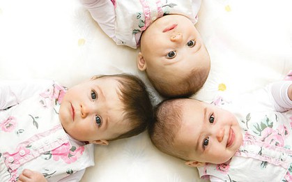 Ngôi làng kỳ lạ chỉ sinh con gái 100% suốt 11 năm: Đã giải mã được tỷ lệ xác suất rất vô lý này