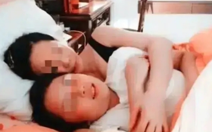 Bà mẹ lên MXH khoe tình cảm thắm thiết với con trai, nghe kể chi tiết mà nhiều người nổi da gà!