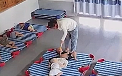 Bảo mẫu hành hạ trẻ gây phẫn nộ ở Đà Nẵng lãnh 9 tháng tù