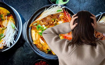 Chán việc văn phòng không tích lũy, người phụ nữ 30 tuổi bỏ việc mở nhà hàng 1 tỷ đồng, 3 tháng sau phải đóng cửa: Tôi bất lực!