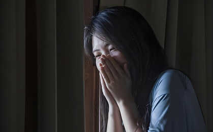 Sau khi mắng con, tôi khóc đến nửa đêm: Điều gì đằng sau những lần sụp đổ của cha mẹ?