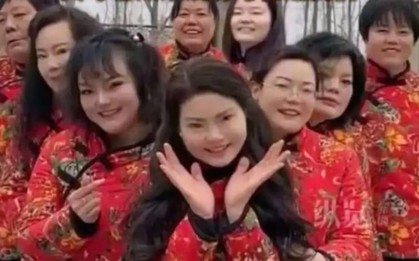 Cặp vợ chồng trong 20 năm sinh 9 người con đều chỉ đặt chung 1 cái tên chỉ để mong cầu điều này