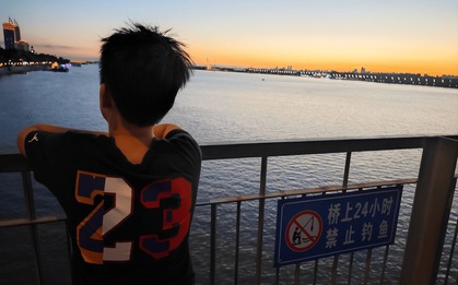 Cái giá quá đắt phải trả cho một món đồ chơi siêu nhân