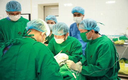 Ghép thận từ người hiến sống thành công tại Lào Cai