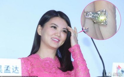 Con gái nói hớ 1 câu, nữ MC nổi tiếng bị "ném đá" tơi bời: "Cô ta suốt ngày khoe của nên con gái mới chảnh choẹ như vậy"