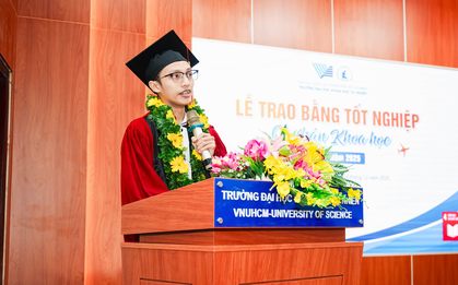 Bài phát biểu "thủ khoa cũng từng rớt môn" làm hội trường bật cười