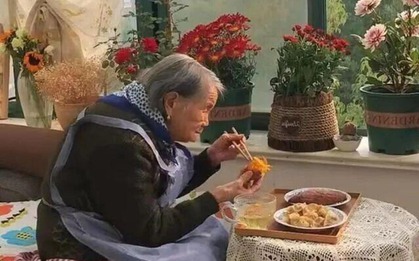 Lặng người trước ngôi nhà của cụ bà 92 tuổi: Tự chăm sóc mình, già đi thanh thản, không phiền hà con cháu