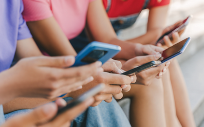 Gia tăng trẻ nhập viện vì rối loạn cảm xúc liên quan mạng xã hội