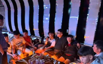 Nam sinh lớp 12 cùng nhóm bạn mua ma tuý mang vào quán bar "bay lắc"