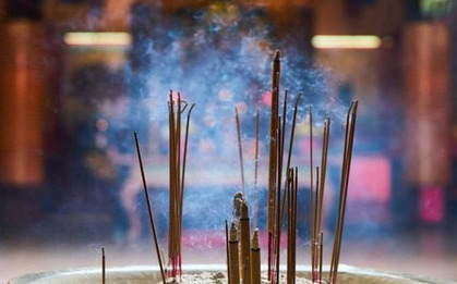 6 lưu ý khi thắp hương mùng 1