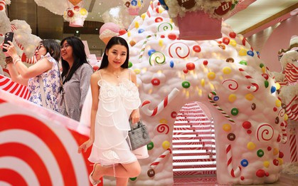 Cận cảnh quán cà phê Giáng sinh 200k/giờ ở TP.HCM, đáng thì thấy đáng nhưng trải nghiệm thì thật sự chưa xứng!