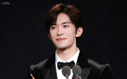 Có nam nghệ sĩ vừa nhận cúp đã bị nói "chơi chiêu", chính một tiền bối lên tiếng làm rõ ngọn ngành