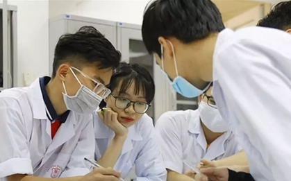 Bằng cấp ngành y: 50 năm qua, hai bộ chưa tìm được tiếng nói chung