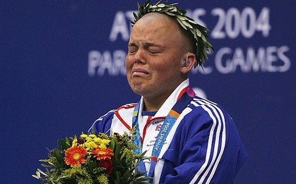 HCV Paralympic gạ gẫm bé gái 14 tuổi gửi ảnh khoả thân, và cái kết ê chề mất hết mặt mũi