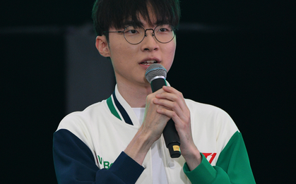 Khoảnh khắc chấn động: Faker nói tiếng Việt "ngọt lịm", hàng triệu fan T1 vỡ òa