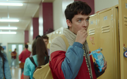 Xem phim Sex Education, tôi nhớ ngay đến bà mẹ "cao tay" của mình: Nhờ mẹ mà không một ai ở lớp trêu chọc, bắt nạt tôi nữa!