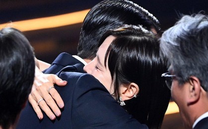 Hyun Bin trải lòng về chuyện tình với Son Ye Jin: Mưa dầm thấm lâu