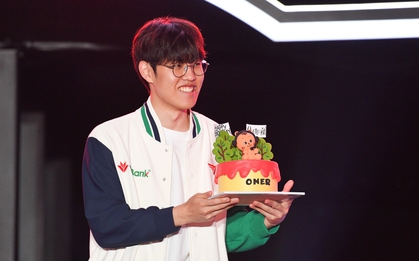Những khoảnh khắc ấn tượng nhất sự kiện T1 đến Việt Nam: Thầy Giáo Ba solokill Faker, fan Việt tổ chức sinh nhật cho Oner