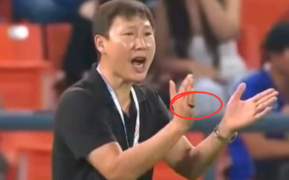 Lộ bí mật về chiếc nhẫn "phong thủy" của HLV Kim Sang-sik