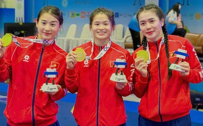 Lãnh đạo Đoàn thể thao Việt Nam chia buồn nỗi đau mất cha với 3 VĐV vật vừa giành HCV SEA Games