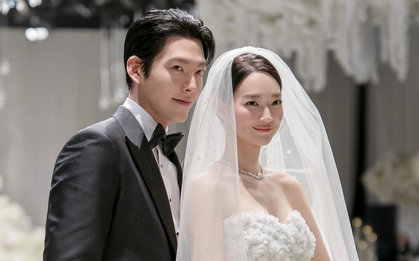 Công bố ảnh HD trong hôn lễ Shin Min Ah - Kim Woo Bin: Tuyệt đối điện ảnh, cô dâu chú rể lập tức được phong thần