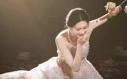 Cú ngã khiến 400 triệu người trầm trồ