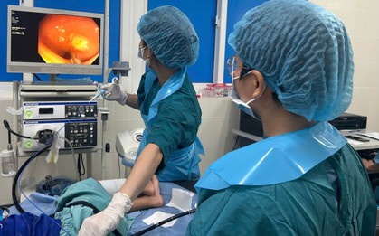 Bé 6 tuổi mắc 4 khối polyp đại tràng