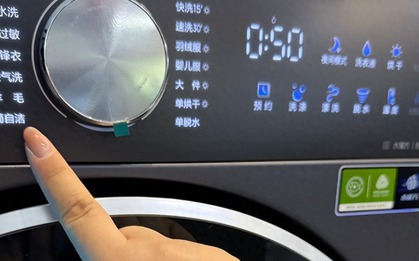 1 chi tiết ẩn ở máy giặt khiến quần áo càng giặt càng bẩn, 99% người không để ý