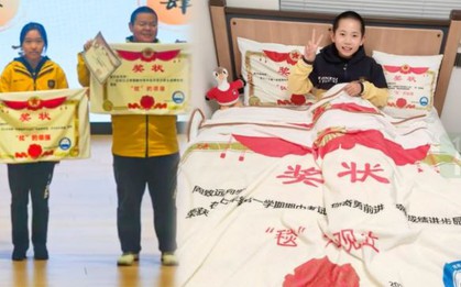 Giải thưởng bá đạo: Trường học tặng chăn ga gối đệm cá nhân hóa cho top học sinh, phụ huynh xin dùng ngay không cần giặt!