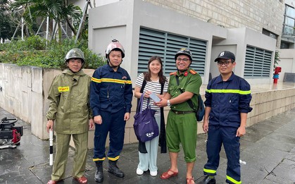 Nữ du khách Hồng Kông (Trung Quốc) xúc động khi được Công an Đà Nẵng giúp đỡ