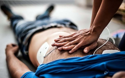 60% người trẻ ĐỘT TỬ không kịp tới bệnh viện: Cơ thể đã “báo động” từ trước, nhưng thường bị bỏ qua