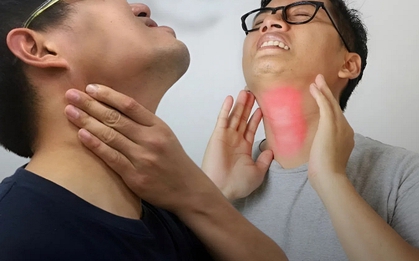 4 bệnh ung thư cùng "xuất hiện" khi bị đau họng, người đàn ông không ngờ dù chăm tập thể dục nhưng lại làm 3 điều này mà mắc bệnh