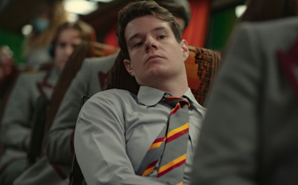 Xem phim Sex Education, tôi bật khóc nức nở: Lần đầu tiên sau 20 năm, tôi mới hiểu vì sao em trai ghét mình như vậy!