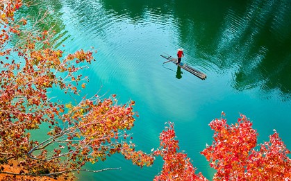 Ngỡ ngàng 'tấm gương xanh' giữa núi non Cao Bằng