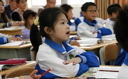 Giáo viên 25 năm nói thẳng: Không biết tiên tri nhưng nhìn cách phụ huynh đón con, tôi biết tương lai của đứa trẻ sướng hay khổ