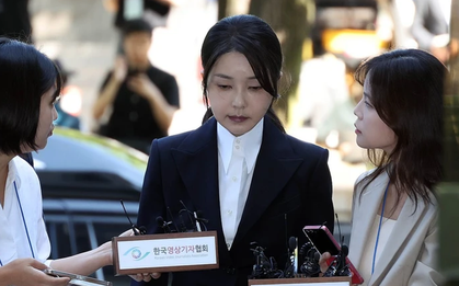 Cựu đệ nhất phu nhân Hàn Quốc bị cáo buộc nhận hối lộ túi Chanel, Dior sang chảnh