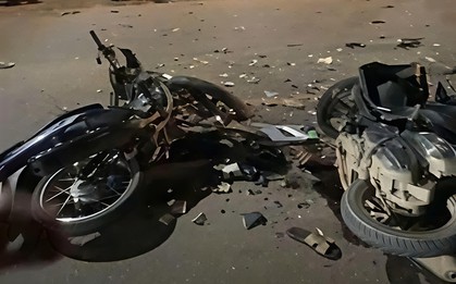 Hai xe máy tông trực diện, 3 người chết