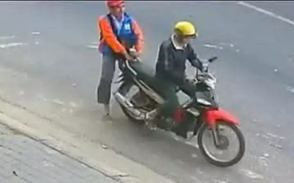 Cướp giật vé số giữa ban ngày, người đàn ông 71 tuổi bị bắt sau vài giờ