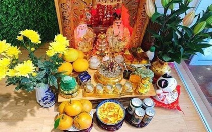 Tại sao bàn thờ Thần Tài luôn có bát nước thả hoa?