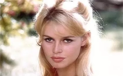 Nhan sắc phá vỡ mọi chuẩn mực của biểu tượng điện ảnh vừa qua đời