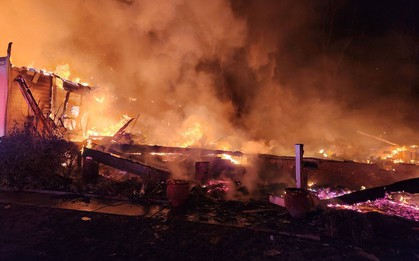 Nhà của huyền thoại thể thao bị nhấn chìm trong biển lửa kinh hoàng, cha qua đời, mẹ nguy kịch