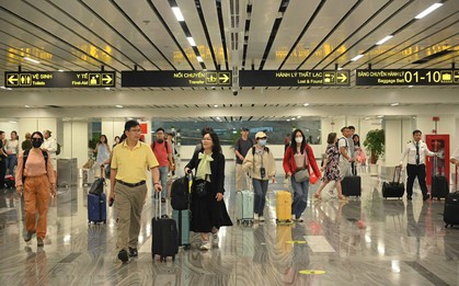 135.000 khách qua sân bay Tân Sơn Nhất ngày cao điểm Tết Dương lịch