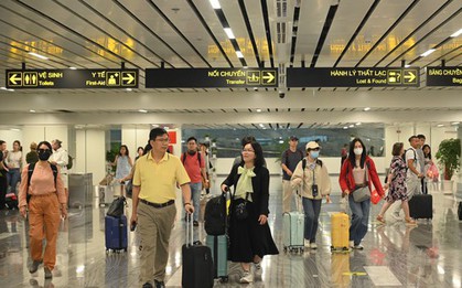 Tết Dương lịch, hành khách ở Tân Sơn Nhất cần làm gì để tránh chậm, lỡ chuyến bay?